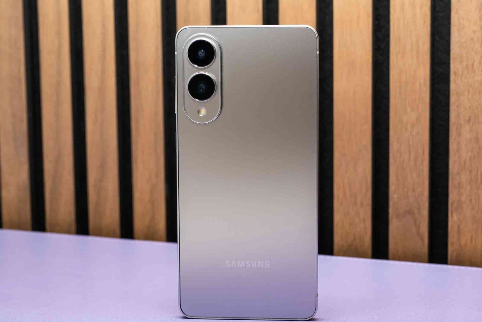 هواتف ستتصدر السوق في 2025